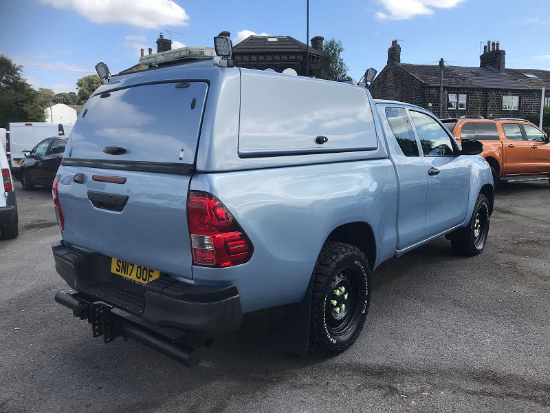 Toyota Hilux 2.4L ACTIVE 4WD D-4D ECB 5dr Diesel Manual Euro 6 (148 bhp) 5dr Manual 2026