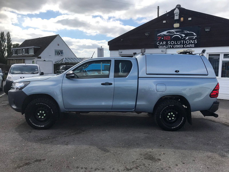 Toyota Hilux 2.4L ACTIVE 4WD D-4D ECB 5dr Diesel Manual Euro 6 (148 bhp) 5dr Manual 2026