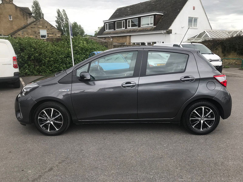 Toyota Yaris 1.5L VVT-I ICON TECH Hatchback 5dr Hybrid Euro 6 (99 bhp) 5dr  2026