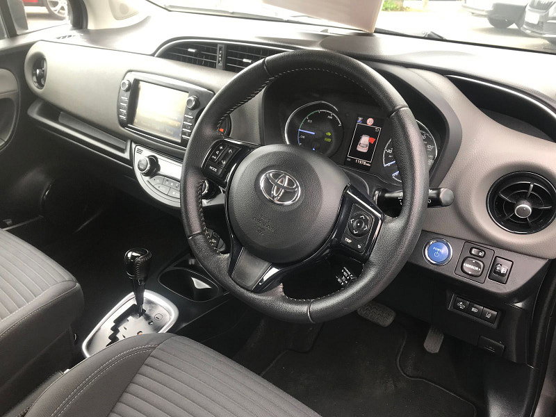 Toyota Yaris 1.5L VVT-I ICON TECH Hatchback 5dr Hybrid Euro 6 (99 bhp) 5dr  2026