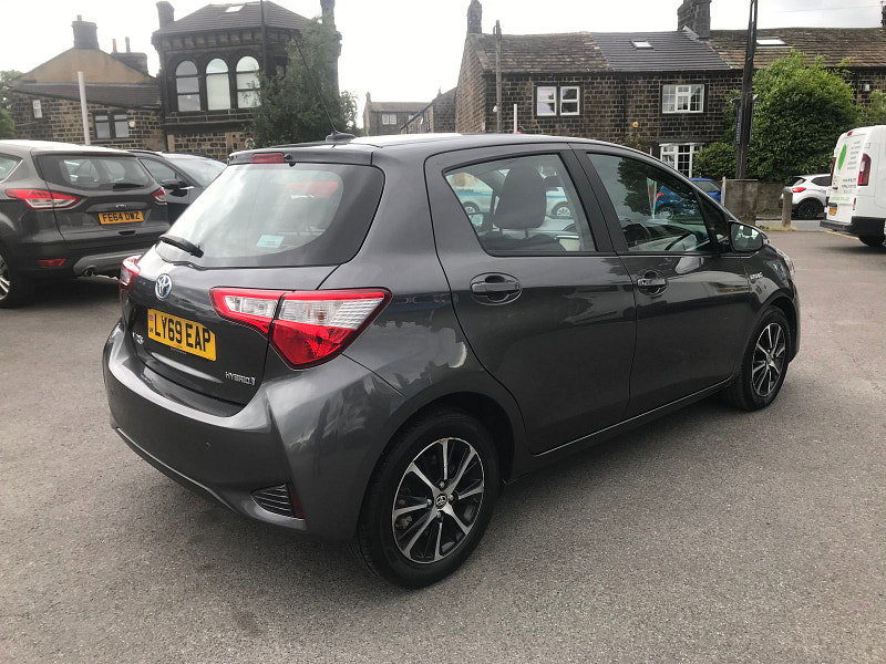 Toyota Yaris 1.5L VVT-I ICON TECH Hatchback 5dr Hybrid Euro 6 (99 bhp) 5dr  2026