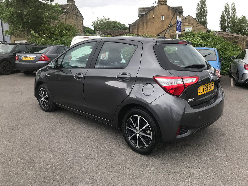Toyota Yaris 1.5L VVT-I ICON TECH Hatchback 5dr Hybrid Euro 6 (99 bhp) 5dr  2026