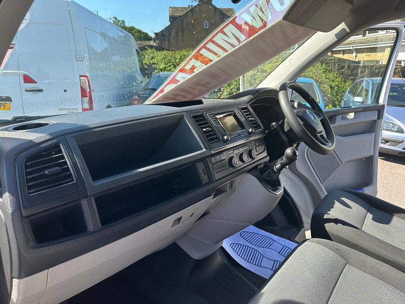 Volkswagen Transporter 2.0L T30 TDI P/V STARTLINE BMT Diesel Manual Euro 6 (101 bhp) 5dr Manual 2026