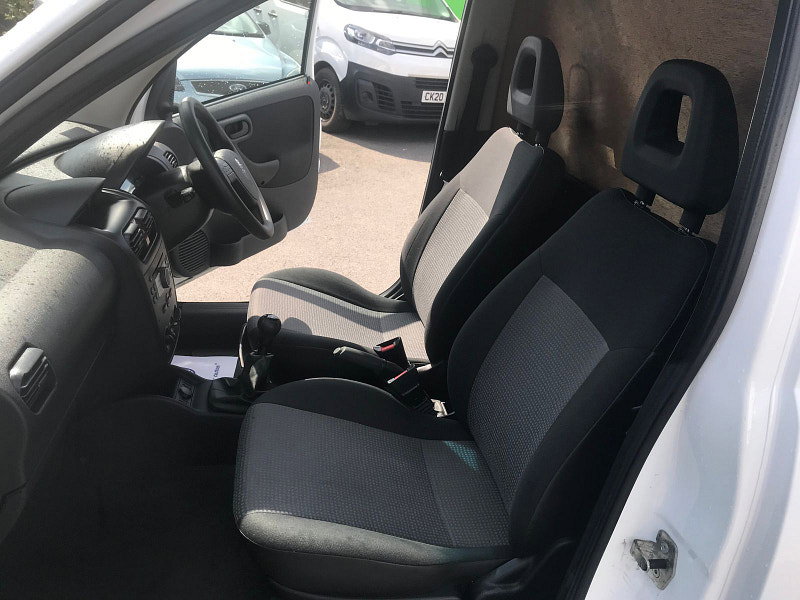 Vauxhall Combo 1.2L 2000 CDTI E4 Diesel Manual Euro 4 (74 bhp) 5dr Manual 2026