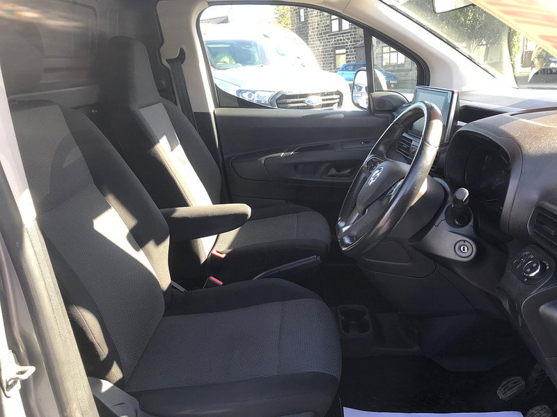 Vauxhall Combo 1.5 Turbo D 2300 Dynamic Panel Van 6dr Diesel Manual L2 H1 Euro 6 (100 ps) 6dr Manual 2026