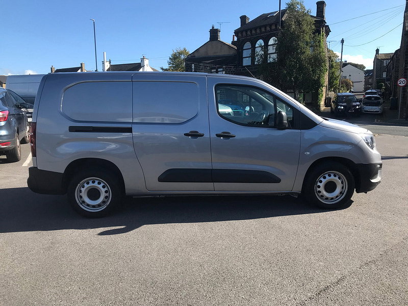 Vauxhall Combo 1.5 Turbo D 2300 Dynamic Panel Van 6dr Diesel Manual L2 H1 Euro 6 (100 ps) 6dr Manual 2026