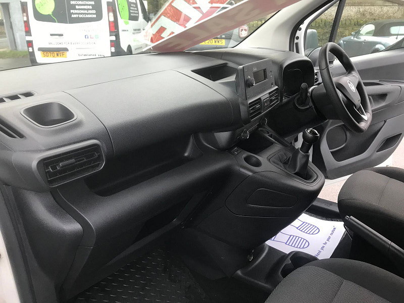 Vauxhall Combo 1.5 Turbo D 2300 Edition Panel Van 4dr Diesel Manual L2 H1 Euro 6 (100 ps) 6dr Manual 2026