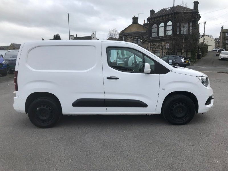 Vauxhall Combo 1.5 Turbo D 2300 Sportive Panel Van 4dr Diesel Manual L1 H1 Euro 6 (100 ps) 4dr Manual 2026