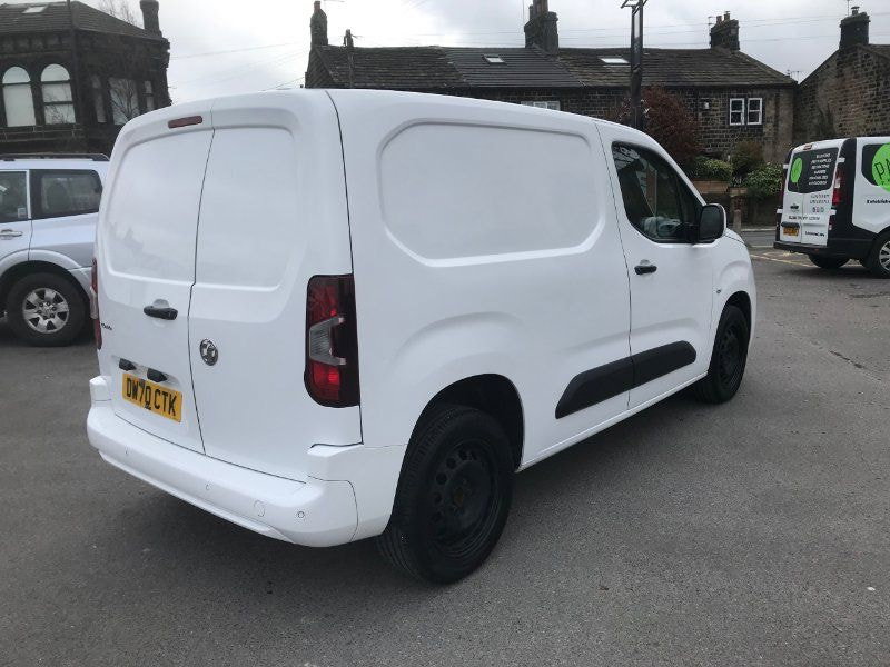 Vauxhall Combo 1.5 Turbo D 2300 Sportive Panel Van 4dr Diesel Manual L1 H1 Euro 6 (100 ps) 4dr Manual 2026