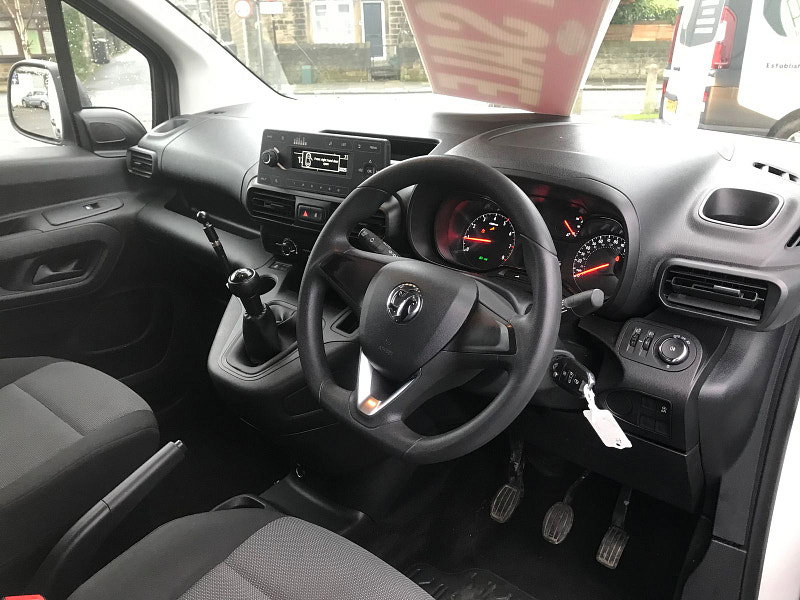 Vauxhall Combo 1.5L 2300 Edition S/S Diesel Manual Euro 6 (101 bhp) 6dr Manual 2026