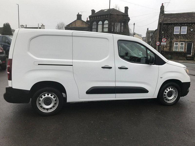 Vauxhall Combo 1.5L 2300 Edition S/S Diesel Manual Euro 6 (101 bhp) 6dr Manual 2026