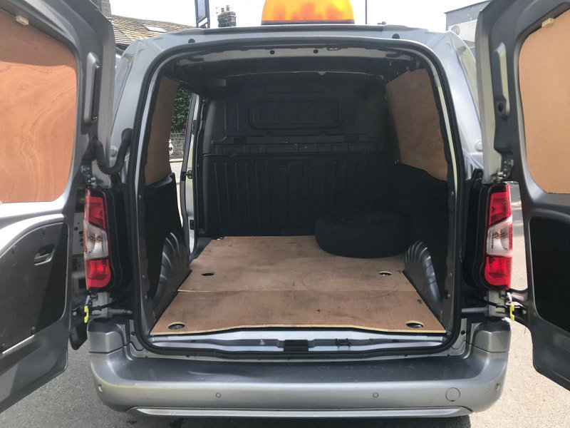 Vauxhall Combo 1.5L 2300 Sportive S/S Diesel Manual Euro 6 (101 bhp) 5dr Manual 2026