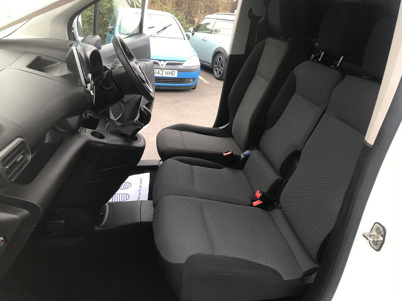 Vauxhall Combo 1.5L 2300 Sportive TD Diesel Manual Euro 6 (101 bhp) 5dr Manual 2026