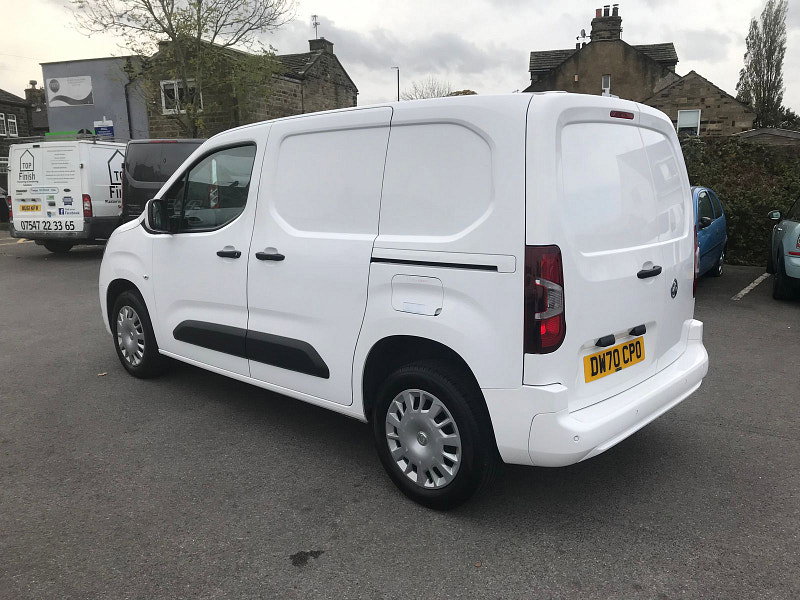 Vauxhall Combo 1.5L 2300 Sportive TD Diesel Manual Euro 6 (101 bhp) 5dr Manual 2026