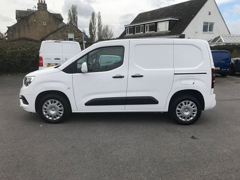 Vauxhall Combo 1.5L 2300 Sportive TD Diesel Manual Euro 6 (101 bhp) 5dr Manual 2026