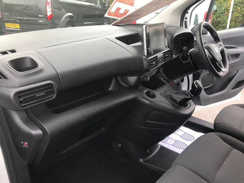 Vauxhall Combo 1.5L 2300 Sportive TD Diesel Manual Euro 6 (101 bhp) 5dr Manual 2026