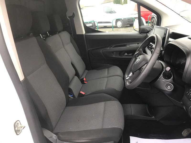 Vauxhall Combo 1.5L 2300 Sportive TD Diesel Manual Euro 6 (101 bhp) 5dr Manual 2026