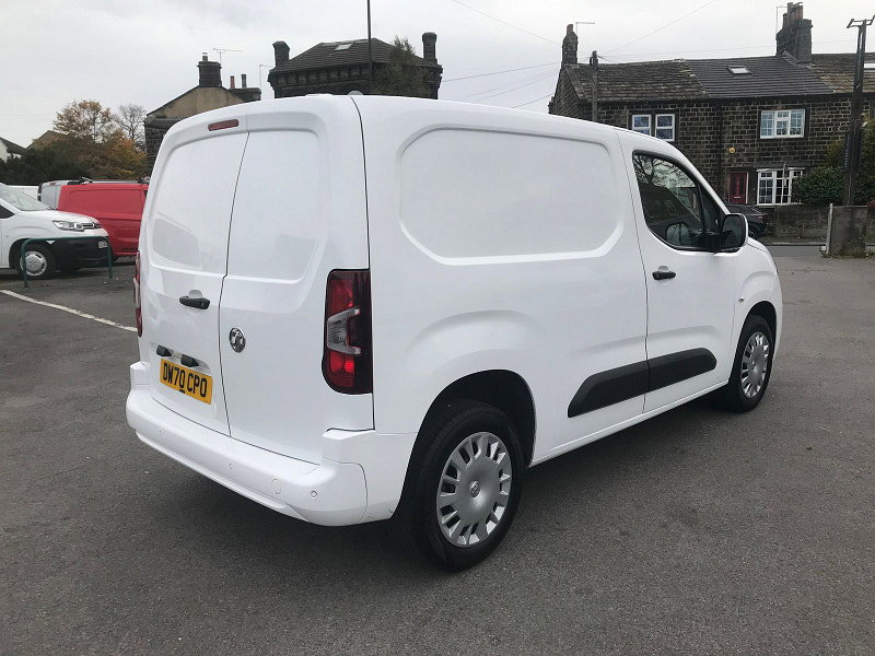 Vauxhall Combo 1.5L 2300 Sportive TD Diesel Manual Euro 6 (101 bhp) 5dr Manual 2026