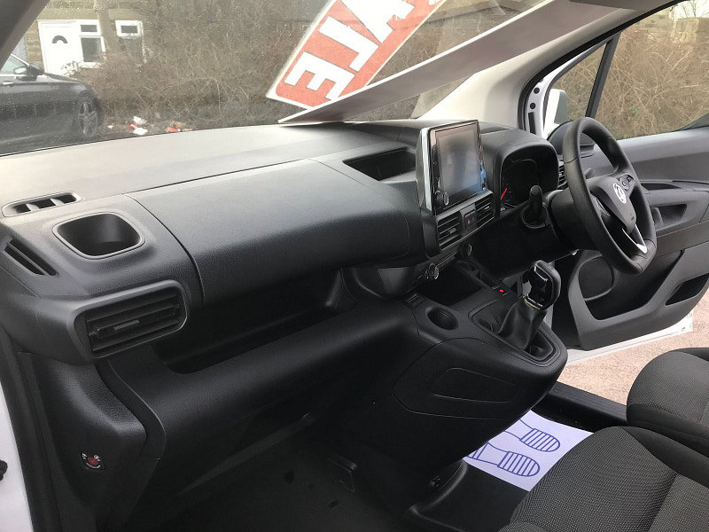 Vauxhall Combo 1.5L 2300 Sportive TD Diesel Manual Euro 6 (101 bhp) 6dr Manual 2026