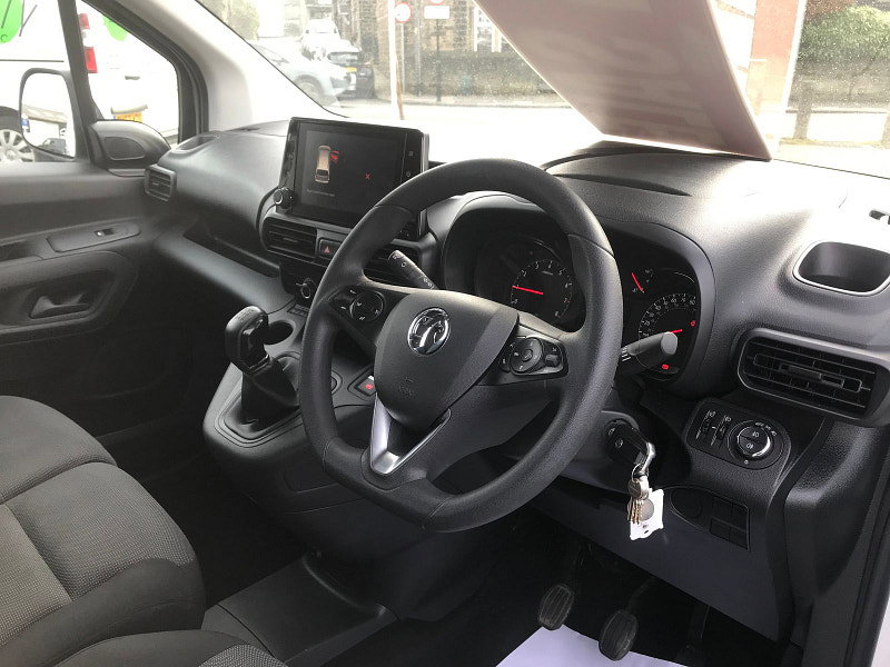 Vauxhall Combo 1.5L 2300 Sportive TD Diesel Manual Euro 6 (101 bhp) 6dr Manual 2026