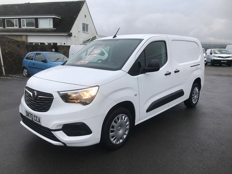 Vauxhall Combo 1.5L 2300 SportIVE TD S/S Diesel L2 Manual Euro 6 (101 bhp) 6dr Manual 2026