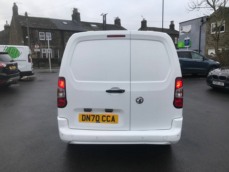 Vauxhall Combo 1.5L 2300 SportIVE TD S/S Diesel L2 Manual Euro 6 (101 bhp) 6dr Manual 2026
