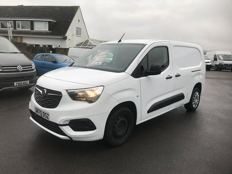 Vauxhall Combo 1.5L 2300 SportIVE TD S/S Diesel Manual Euro 6 (101 bhp) 6dr Manual 2026
