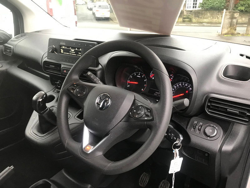 Vauxhall Combo 1.5L 2300 SportIVE TD S/S Diesel Manual Euro 6 (101 bhp) 6dr Manual 2026