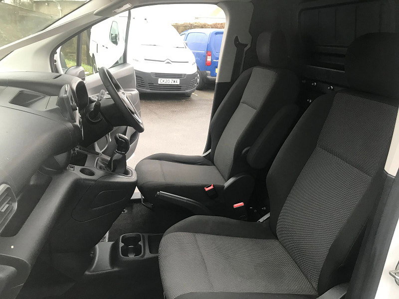 Vauxhall Combo 1.5L 2300 SportIVE TD S/S Diesel Manual Euro 6 (101 bhp) 6dr Manual 2026