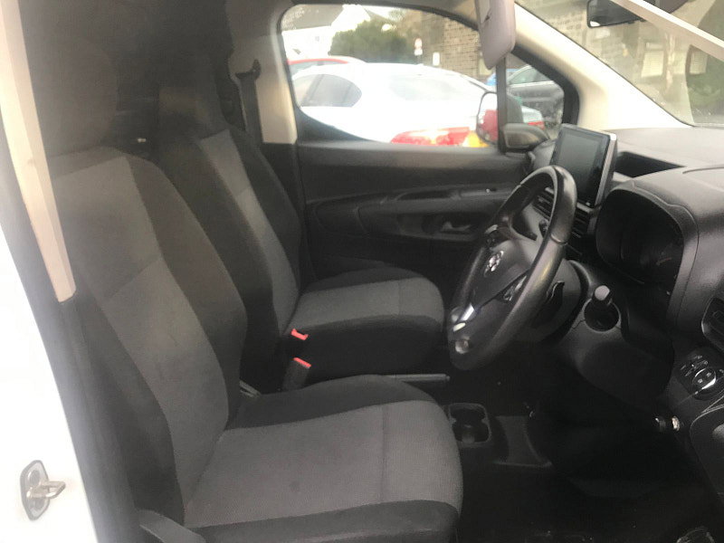 Vauxhall Combo 1.5L L1H1 2000 EDITION S/S Diesel Automatic Euro 6 (129 bhp) 6dr Automatic 2026