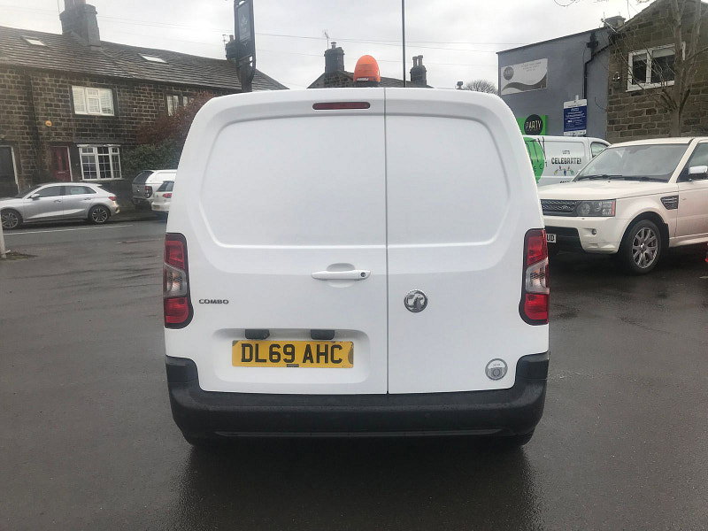 Vauxhall Combo 1.5L L1H1 2000 EDITION S/S Diesel Automatic Euro 6 (129 bhp) 6dr Automatic 2026