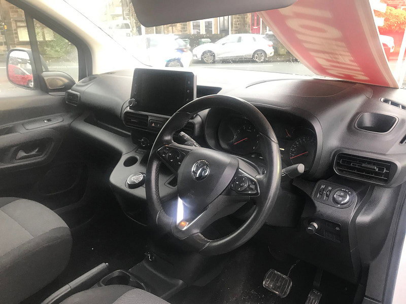 Vauxhall Combo 1.5L L1H1 2000 EDITION S/S Diesel Automatic Euro 6 (129 bhp) 6dr Automatic 2026