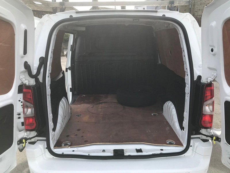 Vauxhall Combo 1.5L L1H1 2300 SPORTIVE S/S Diesel Manual Euro 6 (101 bhp) 5dr Manual 2026