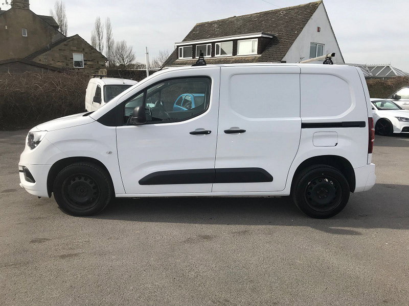 Vauxhall Combo 1.5L L1H1 2300 SPORTIVE S/S Diesel Manual Euro 6 (101 bhp) 5dr Manual 2026
