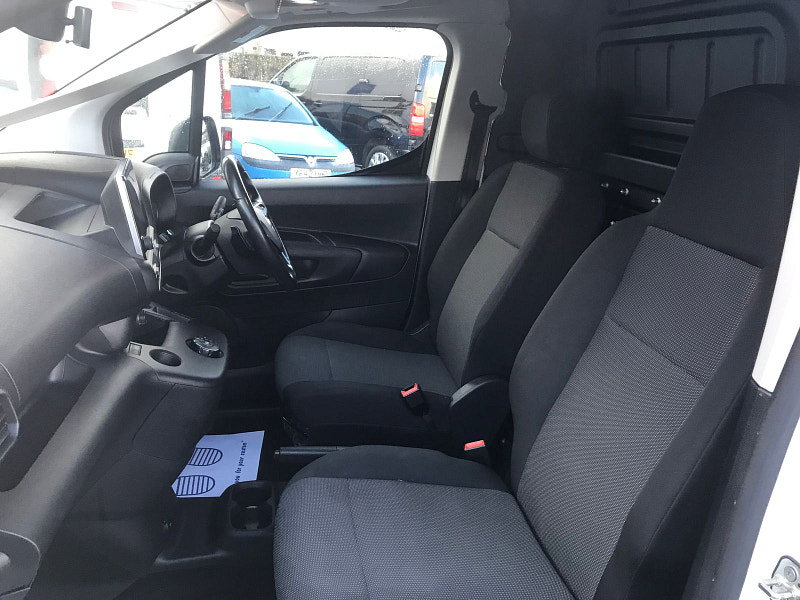 Vauxhall Combo 1.5L L2H1 2300 EDITION S/S Diesel Automatic Euro 6 (129 bhp) 6dr Automatic 2026