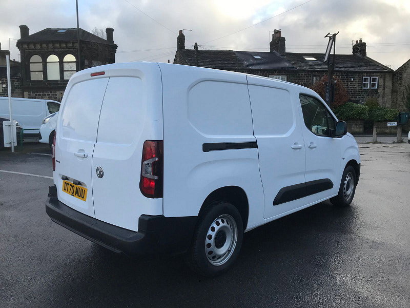 Vauxhall Combo 1.5L L2H1 2300 EDITION S/S Diesel Automatic Euro 6 (129 bhp) 6dr Automatic 2026