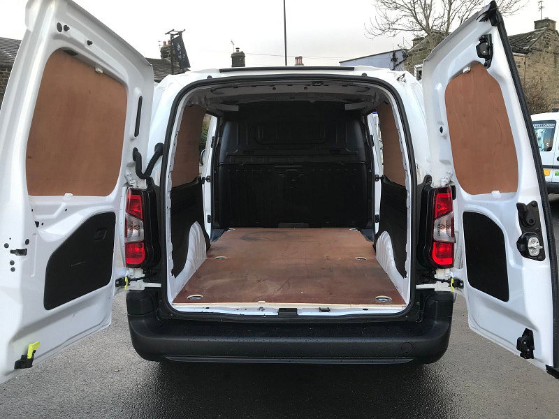 Vauxhall Combo 1.5L L2H1 2300 EDITION S/S Diesel Automatic Euro 6 (129 bhp) 6dr Automatic 2026
