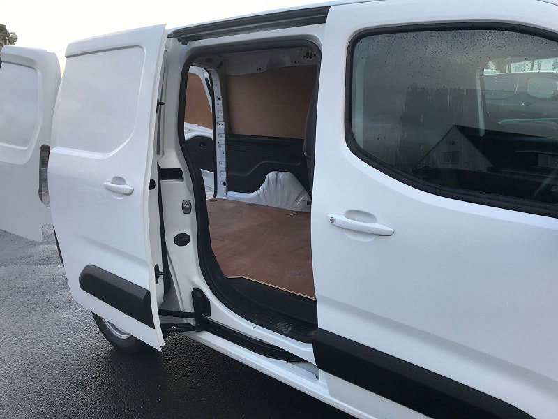 Vauxhall Combo 1.5L L2H1 2300 EDITION S/S Diesel Automatic Euro 6 (129 bhp) 6dr Automatic 2026