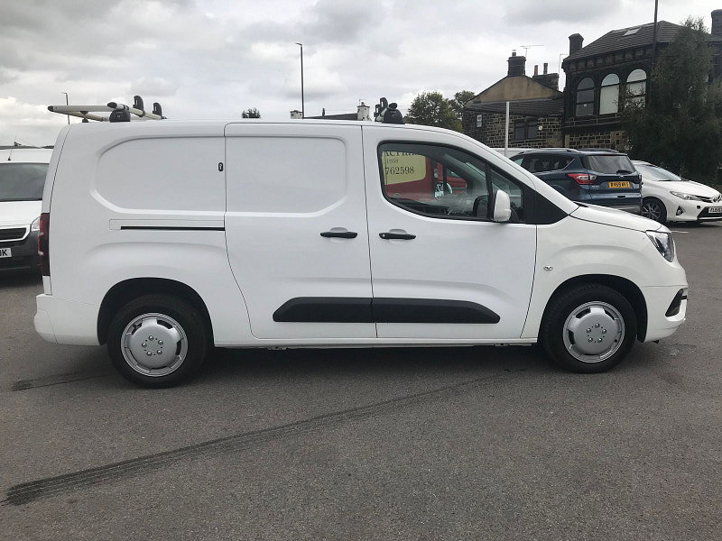 Vauxhall Combo 1.6L L2H1 2300 SPORTIVE S/S Diesel Manual Euro 6 (101 bhp) 6dr Manual 2026