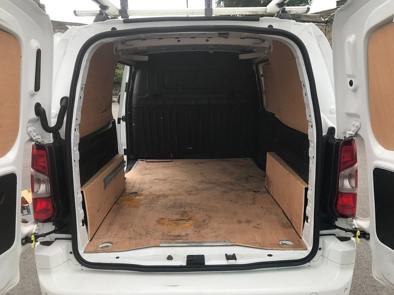 Vauxhall Combo 1.6L L2H1 2300 SPORTIVE S/S Diesel Manual Euro 6 (101 bhp) 6dr Manual 2026