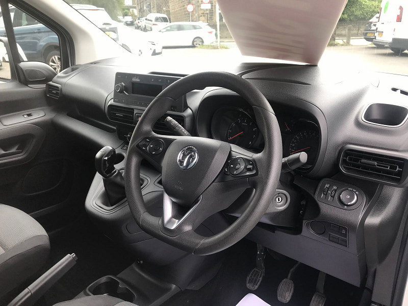 Vauxhall Combo 1.6L L2H1 2300 SPORTIVE S/S Diesel Manual Euro 6 (101 bhp) 6dr Manual 2026