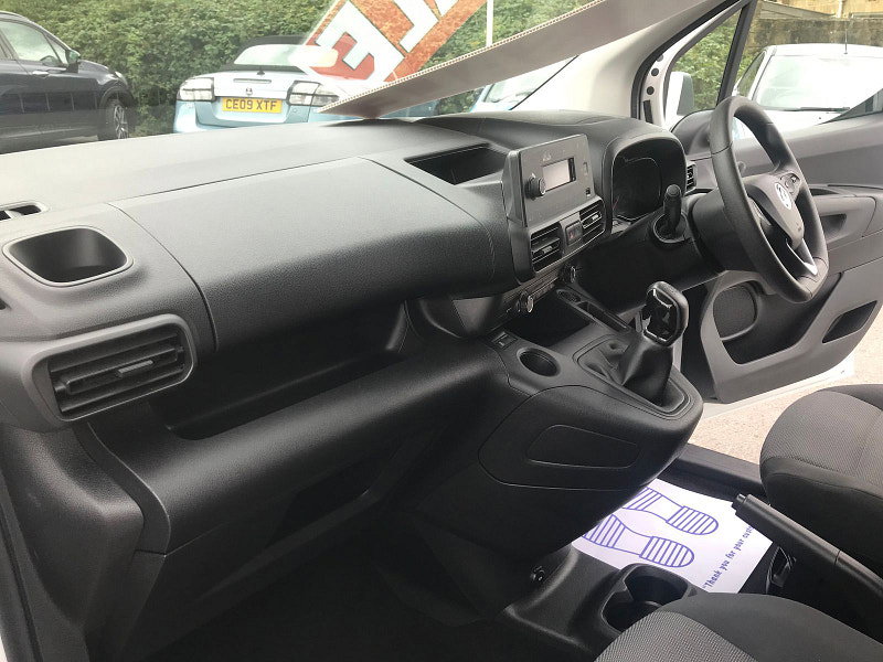 Vauxhall Combo 1.6L L2H1 2300 SPORTIVE S/S Diesel Manual Euro 6 (101 bhp) 6dr Manual 2026