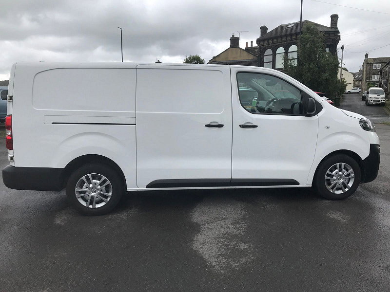 Vauxhall Vivaro 1.5L 2900 Dynamic S/S Diesel Manual Euro 6 (101 bhp) 5dr Manual 2026