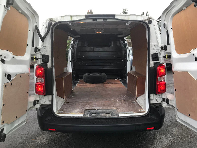 Vauxhall Vivaro 1.5L 2900 Dynamic S/S Diesel Manual Euro 6 (101 bhp) 5dr Manual 2026