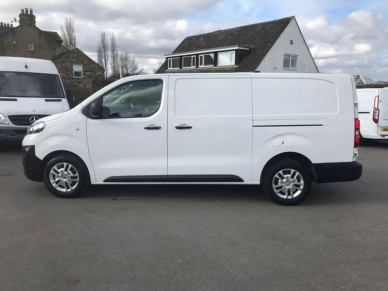 Vauxhall Vivaro 1.5L 2900 Dynamic S/S Diesel Manual Euro 6 (101 bhp) 6dr Manual 2026