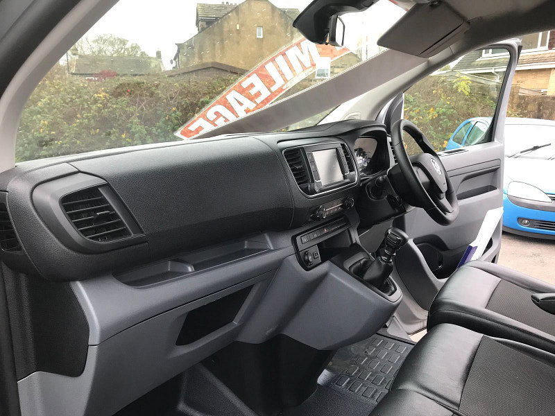 Vauxhall Vivaro 1.5L L2H1 2900 SPORTIVE S/S Diesel Manual Euro 6 (101 bhp) 6dr Manual 2026