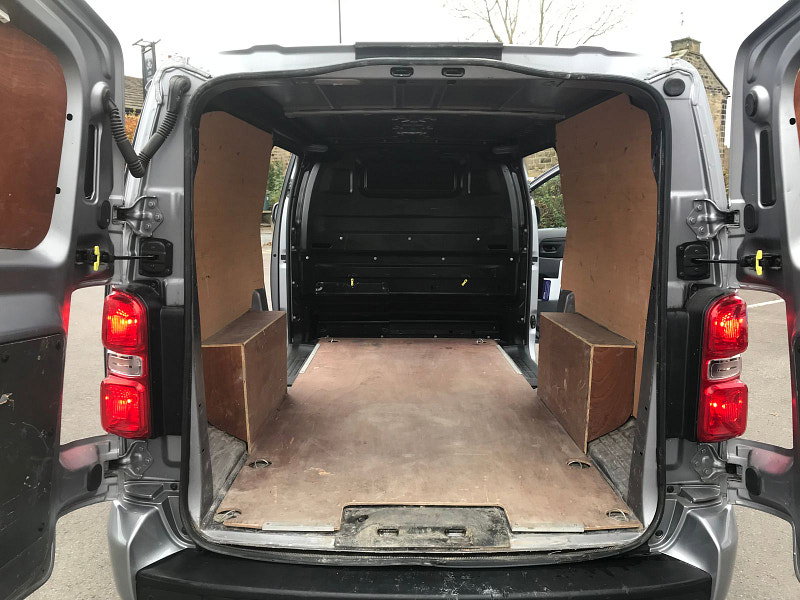 Vauxhall Vivaro 1.5L L2H1 2900 SPORTIVE S/S Diesel Manual Euro 6 (101 bhp) 6dr Manual 2026