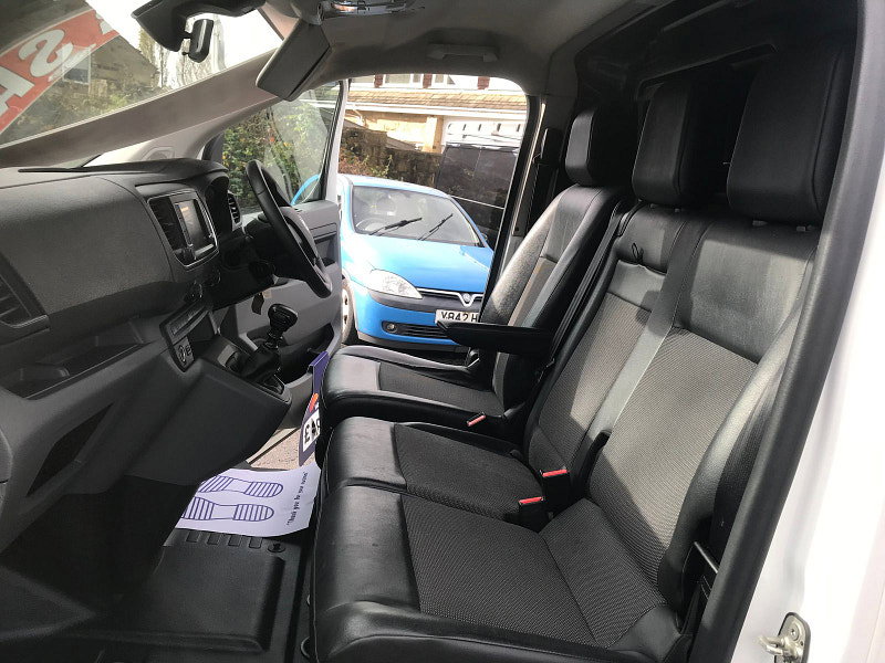Vauxhall Vivaro 1.5L L2H1 2900 SPORTIVE S/S Diesel Manual Euro 6 (101 bhp) 6dr Manual 2026
