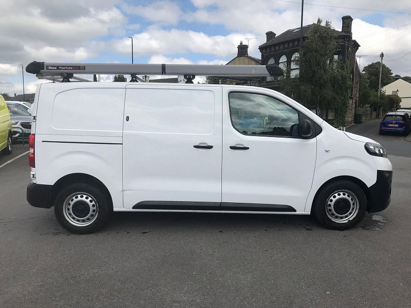 Vauxhall Vivaro 2.0L F3100 Dynamic S/S Diesel Manual Euro 6 (142 bhp) 6dr Manual 2026