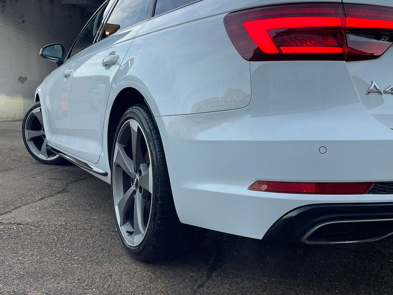 Audi A4 Avant 2.0 TFSI 35 Black Edition Estate 5dr Petrol Manual Euro 6 (s/s) (150 ps) 5dr Manual 2026